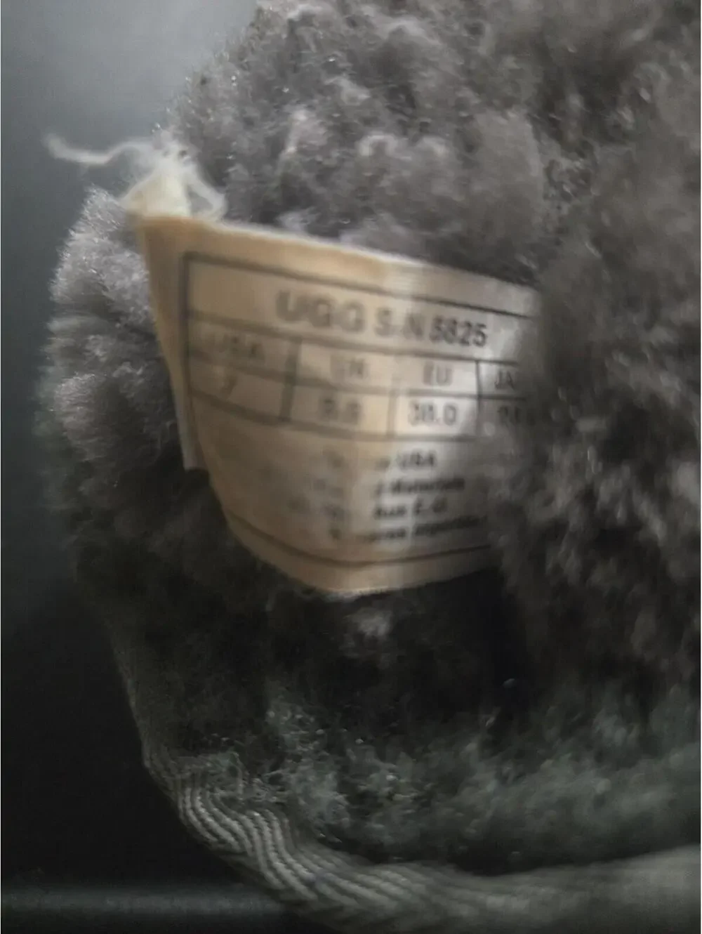 UGG Classic Short Grey Suede Sheepskin Boots Size 7